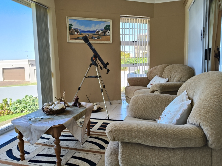 3 Bedroom Property for Sale in Wavecrest Eastern Cape
